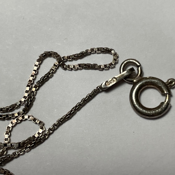 Sterling Silver Italian Chain / Necklace. 16 inches long - Picture 4 of 5